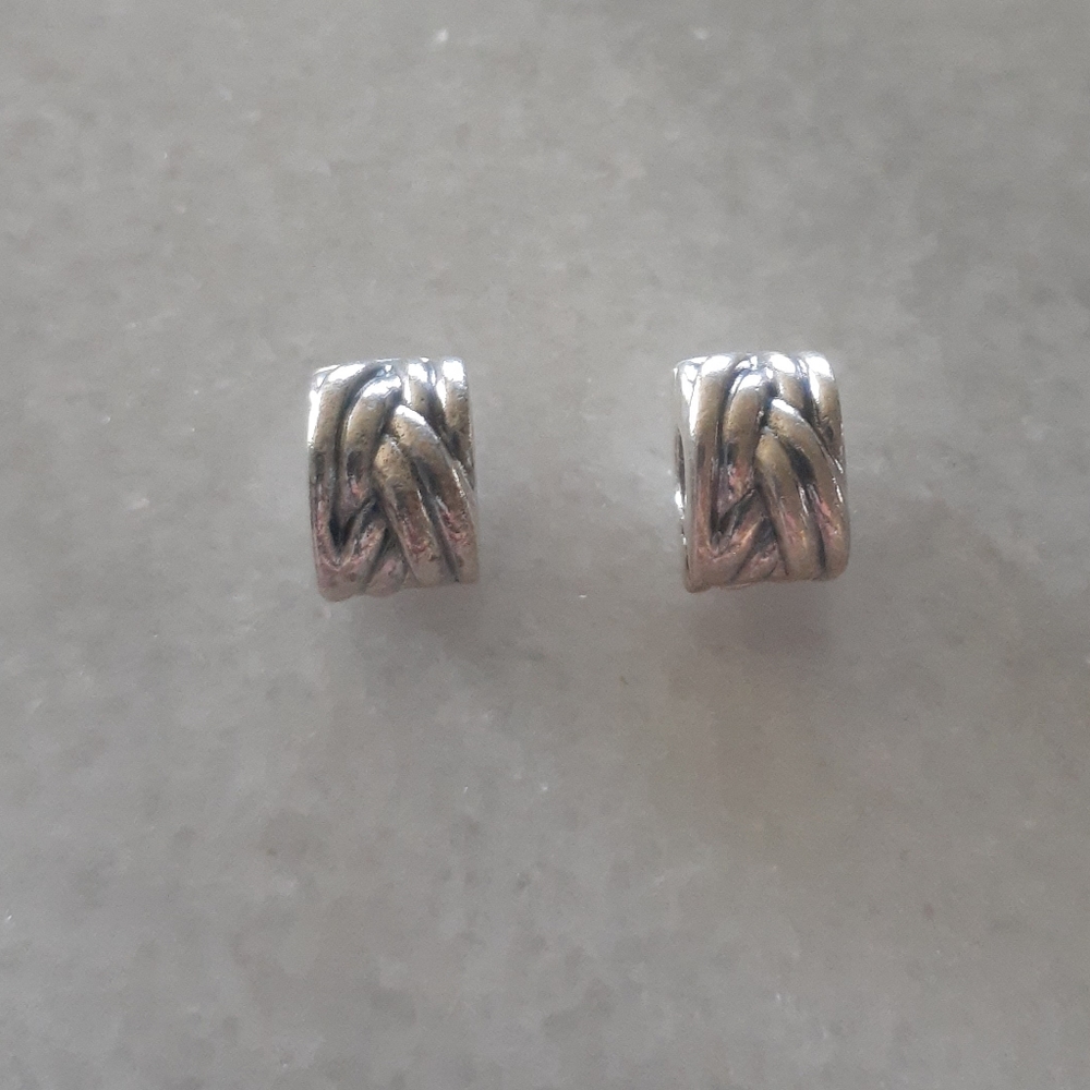2 authentic pandora clips